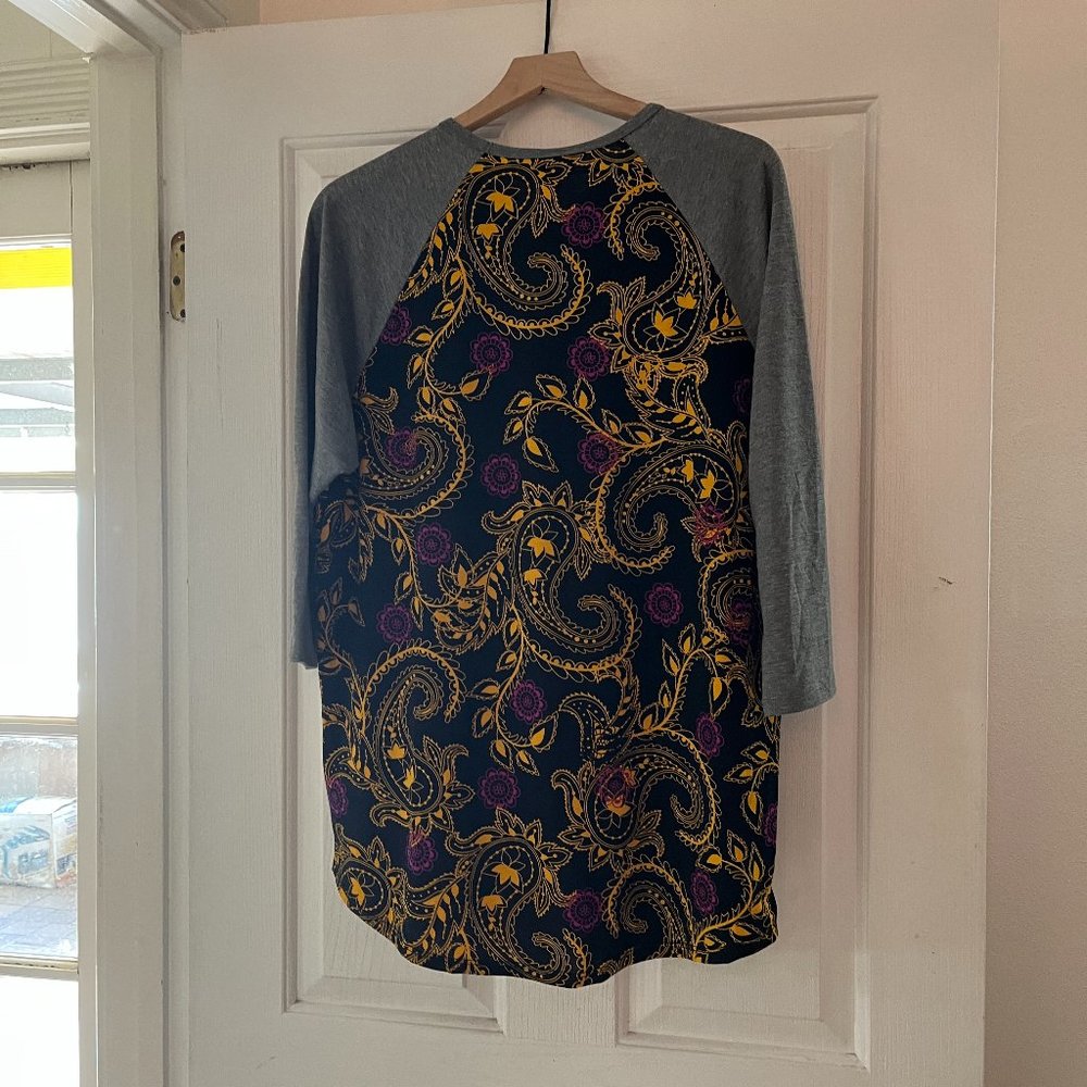 LuLaroe Randy T-shirt (2XL)